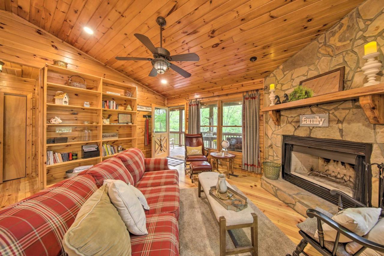 Peaceful Blue Ridge Cabin With Decks And Fire Pit Exterior photo