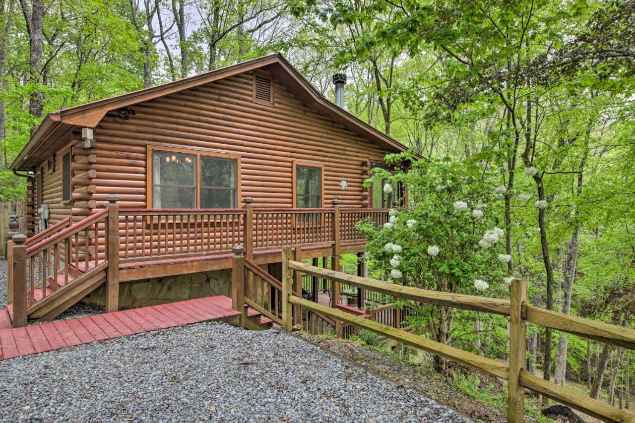 Peaceful Blue Ridge Cabin With Decks And Fire Pit Exterior photo